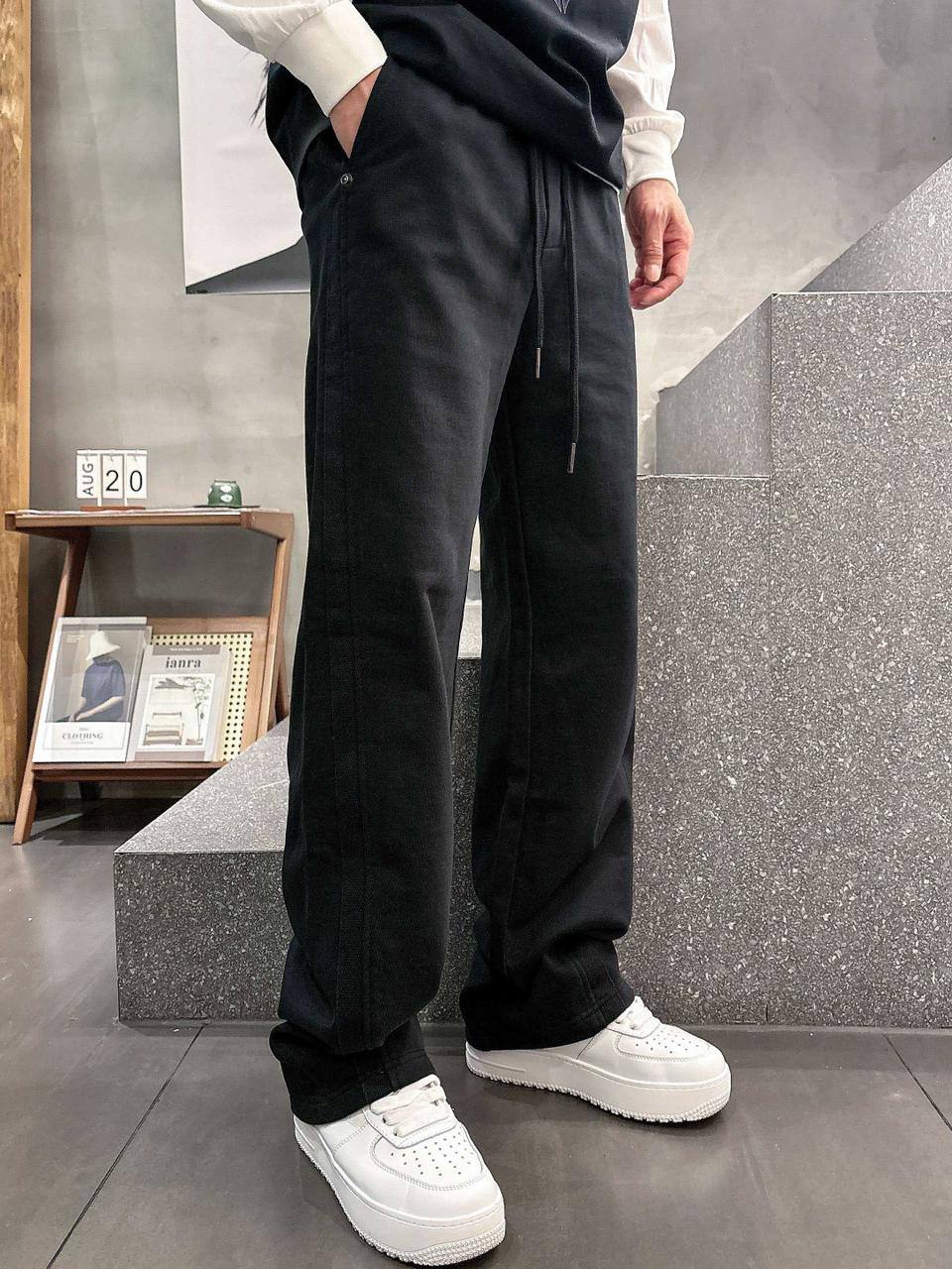 *NEW PRADA*
*SUPER MASTER*
*SIZE :M,L,XL,XXL,XXXL* 
300 dhs🪙💚

Zain227
♥️♥️♥️