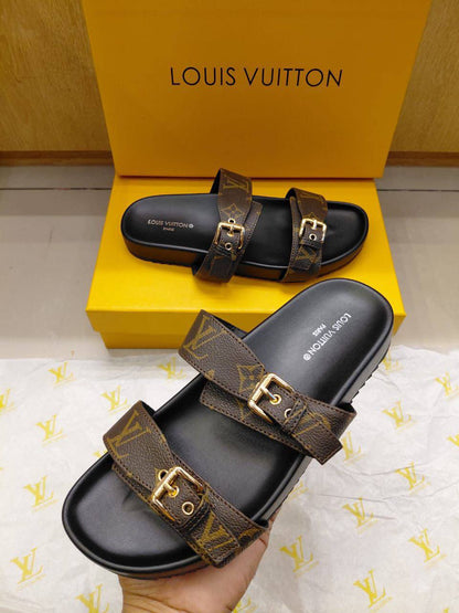 Louis Vuitton Slipper, 

New Arrived 

Size 36 To 41
100 dhs🇦🇪🇦🇪

Zain120
♥️♥️♥️
