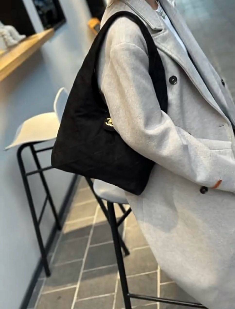 CHANEL 
COPY ONE 
SPECIAL  OFFER 
120 dhs💛

Zain295
♥️♥️♥️