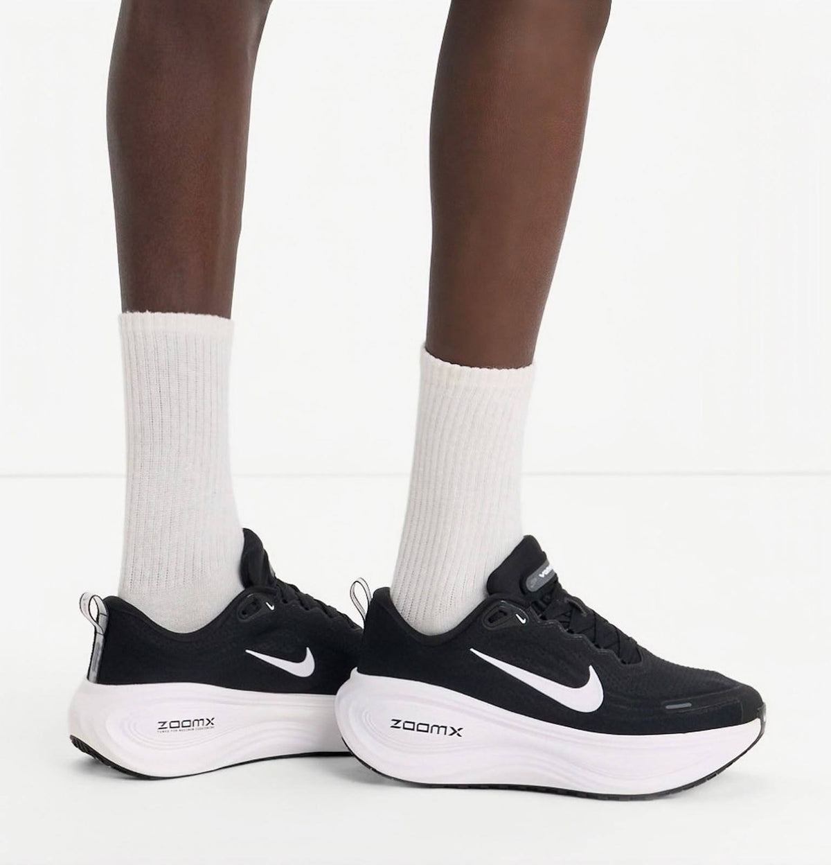 Nike Vomero Plus Black 
White，

Size 36-45 ，
240 dhs🇦🇪🇦🇪

Zain18
♥️♥️♥️