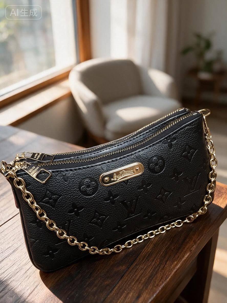 LV

best quality 
with box
95 dhs🇦🇪🇦🇪🇦🇪

size25CM
Zain290
♥️♥️♥️