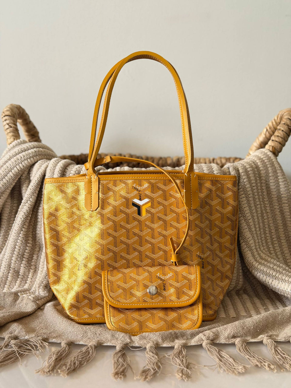 Goyard 
Vipp quality 
Size: 21 cm

For Price 👇 WhatsApp✅
0568585901 
0507557372
0552275751 Owner Zain 👌

Zain315
♥️♥️♥️