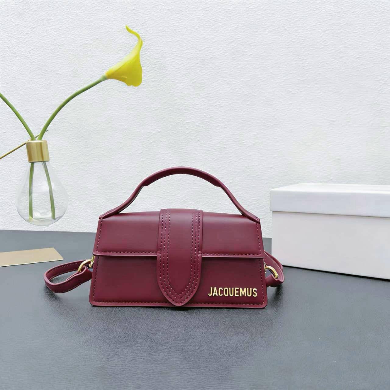 JACQUEMUS 

COPY ONE 

RESTOCK 
WITH BOX 

SMALL SIZE 

195 dhs🇦🇪🇦🇪🇦🇪
(Leather )
Zain17
♥️♥️♥️