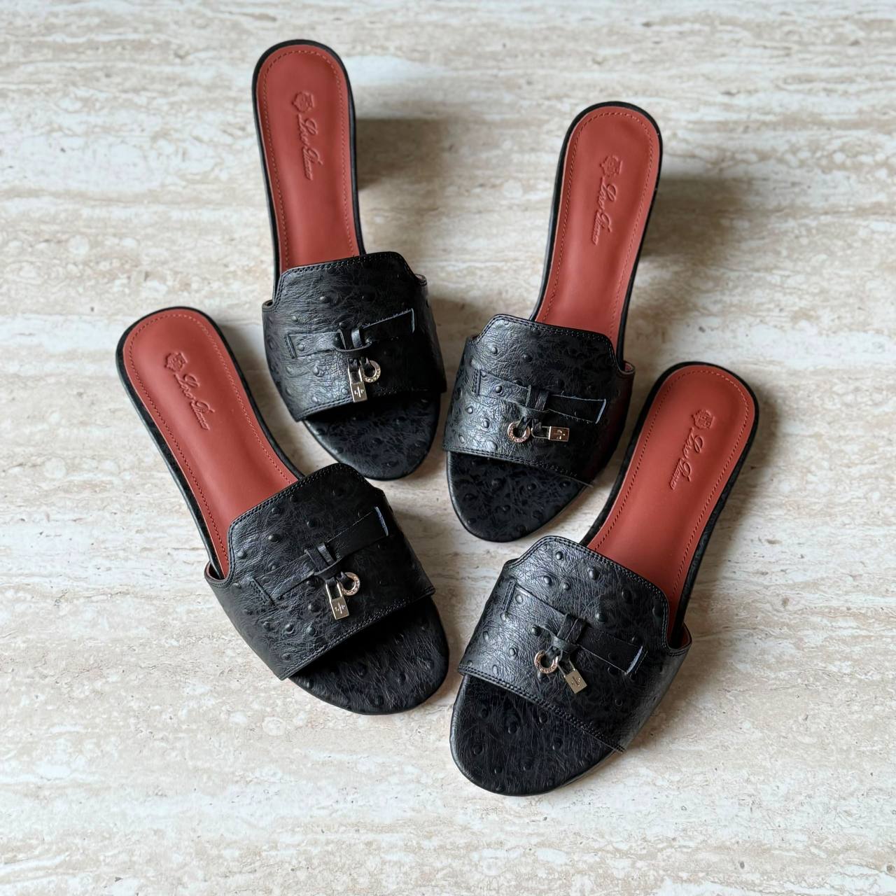 Loro Piana
AA Quality
Size 36 to 41
550 dhs🇦🇪🇦🇪

Zain288
♥️♥️♥️