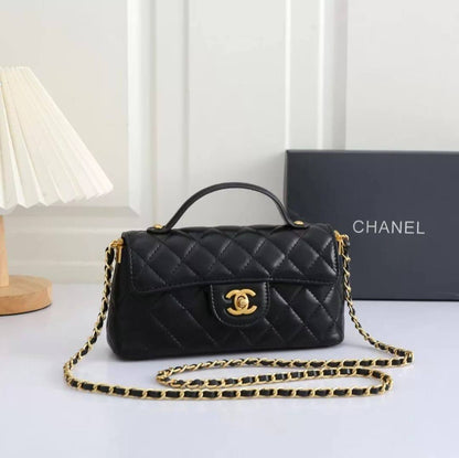 Chanel ᴛᴏᴘ ʜᴀɴᴅ
ᴡᴀʟʟᴇᴛ ғʟᴀᴘ  ᴛᴡɪsᴛ ʟᴏᴄᴋ
ʟᴀᴍʙsᴋɪɴ ᴍᴀᴛᴇʀɪᴀʟ
ᴍᴀᴛᴛᴇ ɢᴏʟᴅ ʜᴀʀᴅᴡᴀʀᴇ
sɪᴢᴇ : 21.5
ᴡɪᴛʜ BOX
🎁🎁🎁

95 dhs🪙🖤

Zain31
♥️♥️♥️