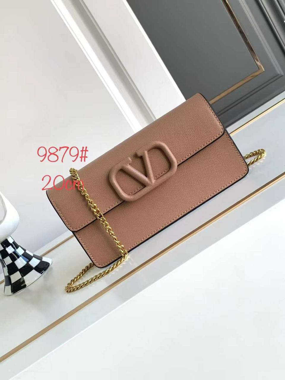 Valentino 
Master
250 dhs✅

Zain153
♥️♥️♥️