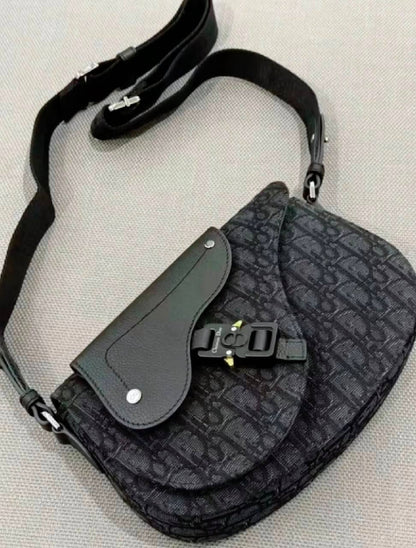 Dior
100 dhs✅
High-quality with box

Zain35
♥️♥️♥️