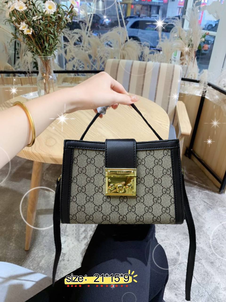 Gucci
✨✨NEW ✨✨

95 dhs🪙🌨️

with box.
🎁🎁🎁

Zain38
♥️♥️♥️