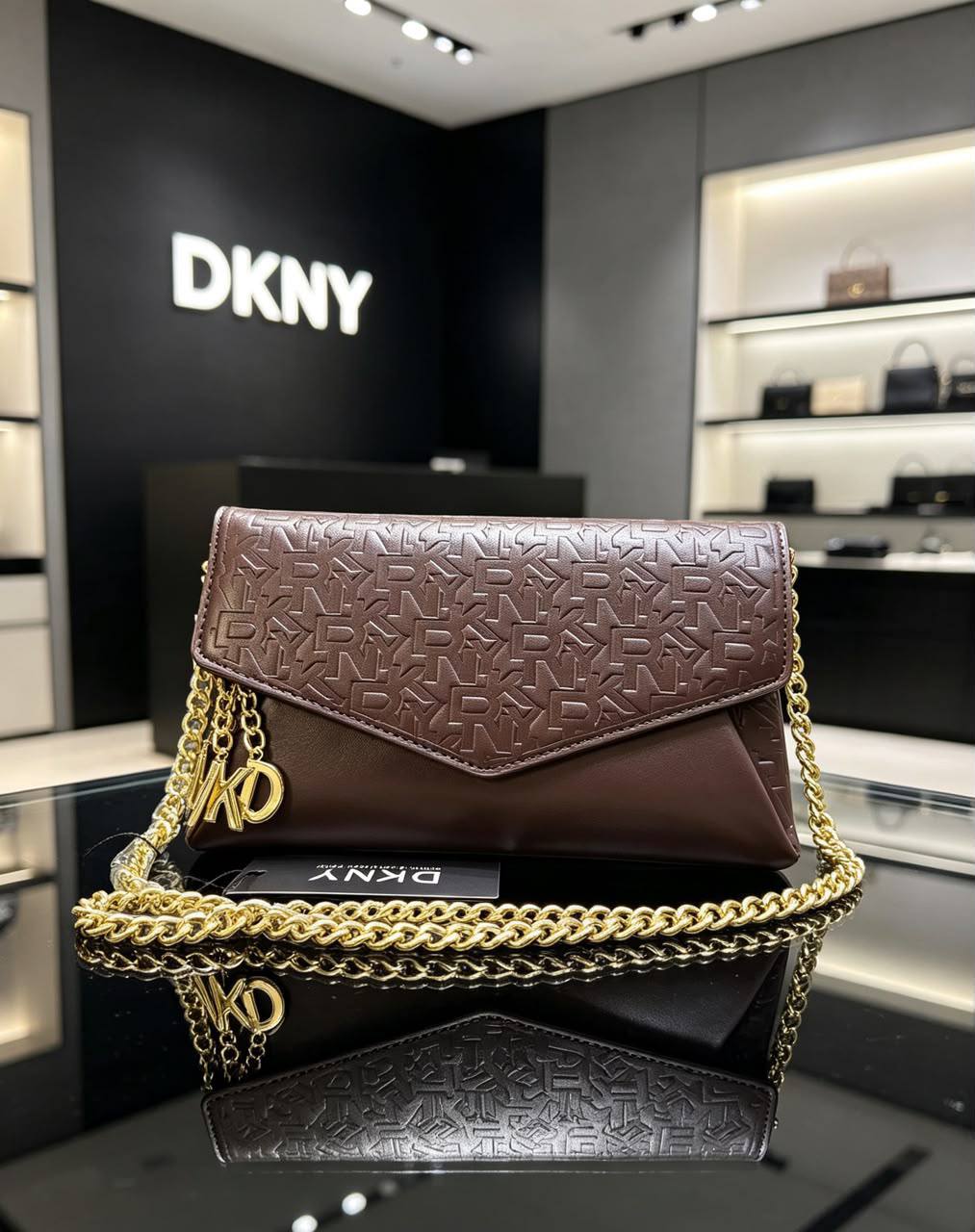 AVAILABLE 
Dkny PUNCH 

WITH BOX 
90 dhs🇦🇪🇦🇪

Zain169
♥️♥️♥️