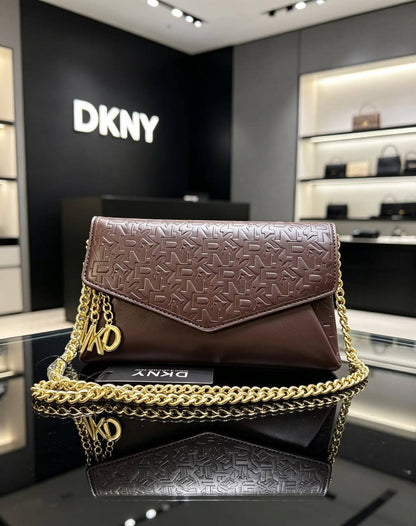 AVAILABLE 
Dkny PUNCH 

WITH BOX 
90 dhs🇦🇪🇦🇪

Zain169
♥️♥️♥️