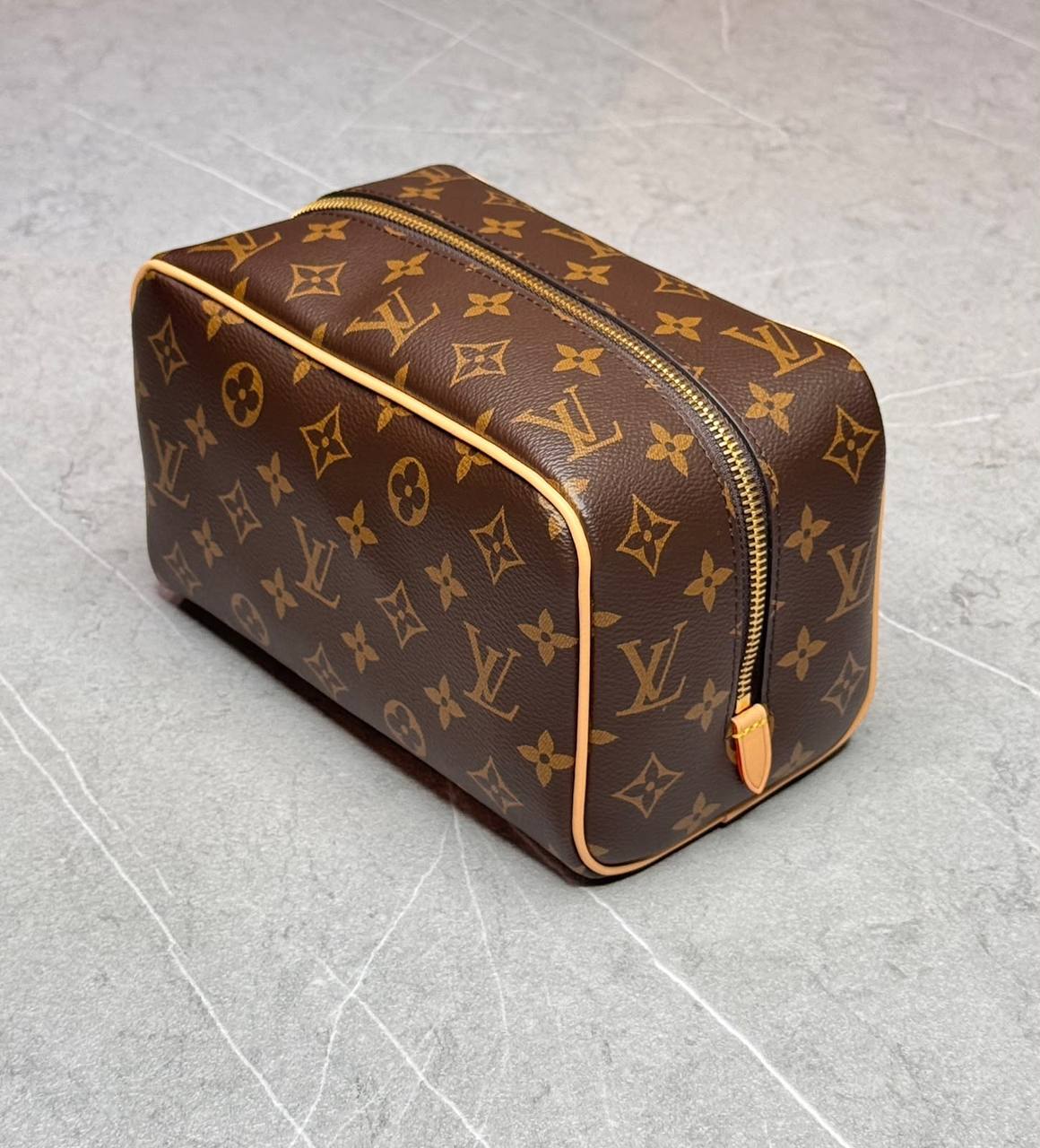 🌿💗*Louis Vuitton*😍🍃
    
           🍂 🤍 🩷🍂
For Price 👇 WhatsApp✅
0568585901 
0507557372
0552275751 Owner Zain 👌

Zain246
♥️♥️♥️