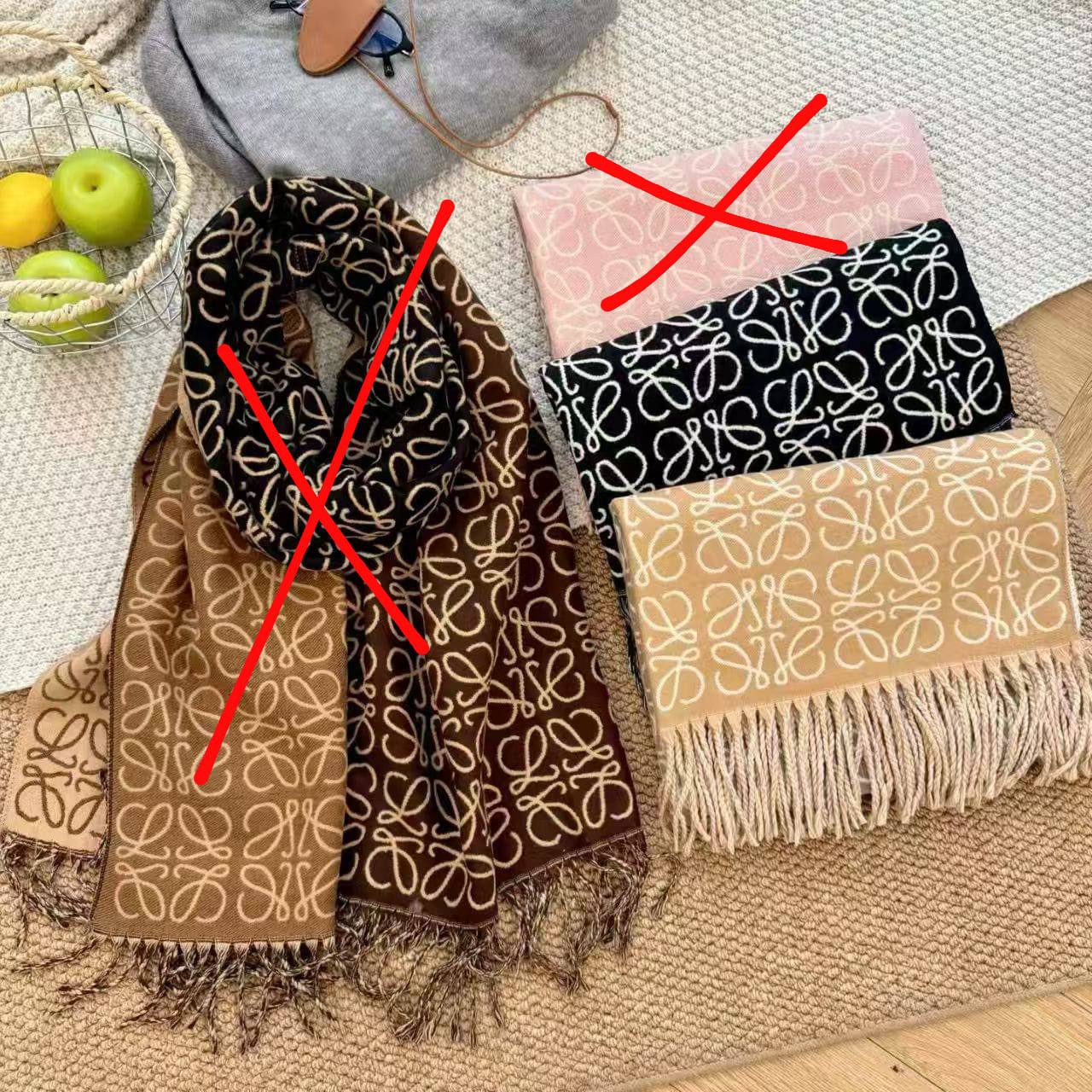 Scarf
Winter scarf cashmiri 
good quality
45 dhs❣️

Zain278
♥️♥️♥️