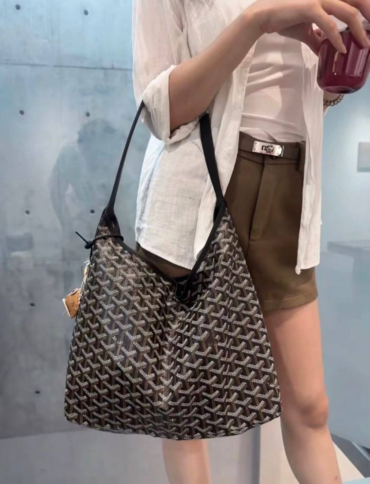 GOYARD 
HIGH QUALITY
110 dhs✅

Zain295
♥️♥️♥️
