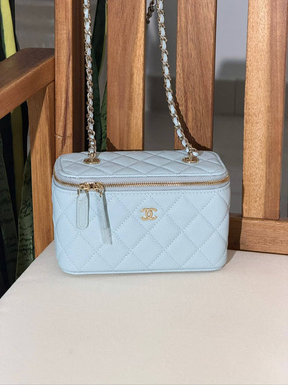 CHANEL 
Super Master Quality ⚡️
Original Packing 🎁
Size 17Cm📏
For Price 👇 WhatsApp✅
0568585901 
0507557372
0552275751 Owner Zain 👌

Zain321
♥️♥️♥️