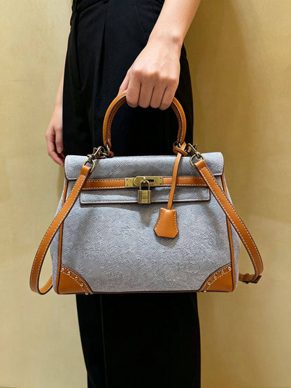 HERMES

 NEW CAME
 BIG SIZE

100 dhs🇦🇪🇦🇪
Size:28cm

Zain295
Zain39
♥️♥️♥️