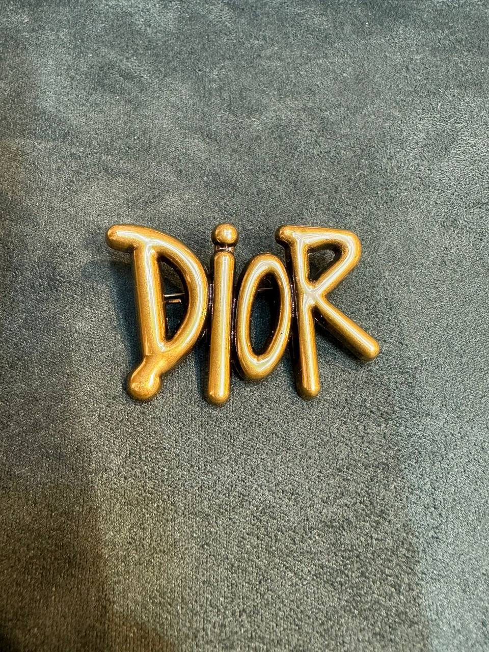 New arrival branded Brooches 

30 dhs🪙🌨️
40 dhs🪙🌨️

pc with branded box and paper bag🎁🎁🎁

Zain243
♥️♥️♥️