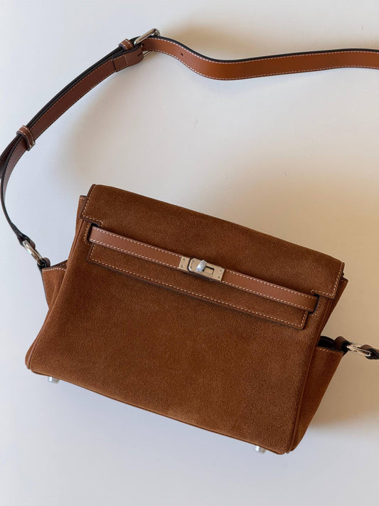 Hermes 25cm💕master quality😍

with box❤️
🎁🎁🎁

480 dhs🪙🌨️

Zain52
♥️♥️♥️