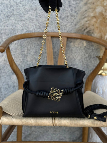 New Collection✨✨✨
LOEWE
24cm
350 dhs🪙🌨️
Top quality 
With box🎁

Zain167
♥️♥️♥️