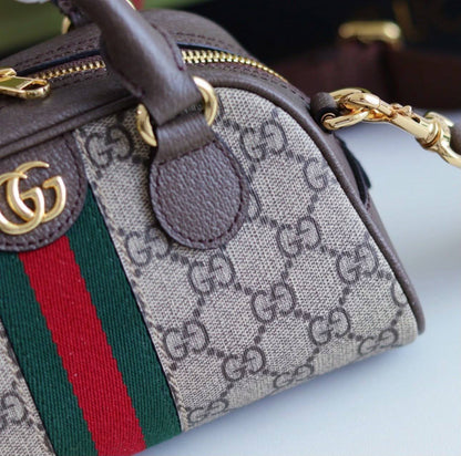GUCCI 
SMALL SIZE 
WITH BOX 
110 dhs✅

Zain295
♥️♥️♥️