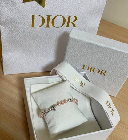 Dior 
Necklace 🐦‍🔥
Bracelet ❤️‍🔥
Master quality 💯
With normal boxes 📦 
105 dhs🇦🇪🇦🇪


With master box 🗃️ 
115 dhs🇦🇪🇦🇪

Zain216
♥️♥️♥️
