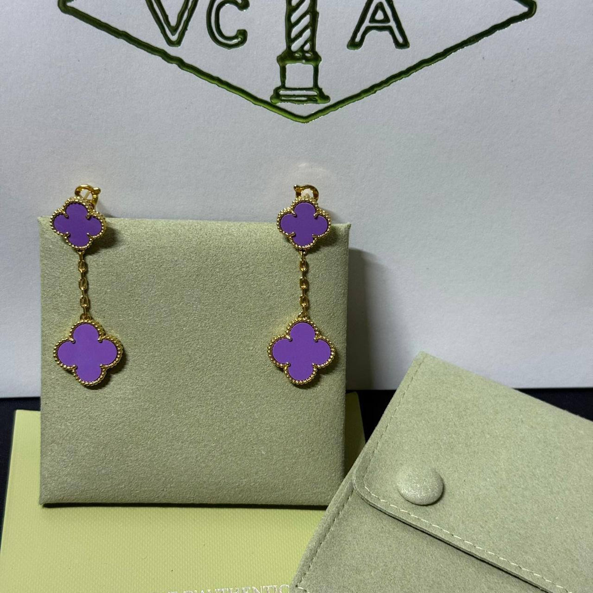 VCA ❤️‍🔥

 Earring 🐦‍🔥 2 flower 🌺 Master quality 💯

With normal box
85 dhs🇦🇪🇦🇪🇦🇪

With master box
120 dhs🇦🇪🇦🇪🇦🇪

Zain216
♥️♥️♥️
