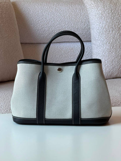 Hermes
 Garden party 30cm💥Master quality ✅with box📦
460 dhs✅

Zain52
♥️♥️♥️