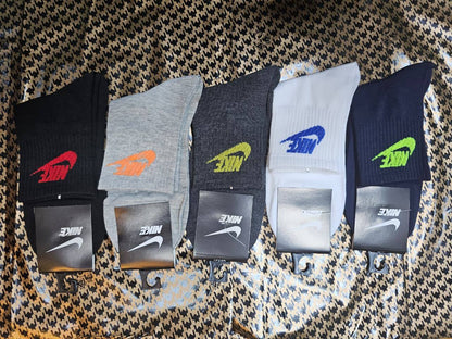 Socks 10 pcs  pack
Good quality high cut
55 dhs✅

Zain27
♥️♥️♥️