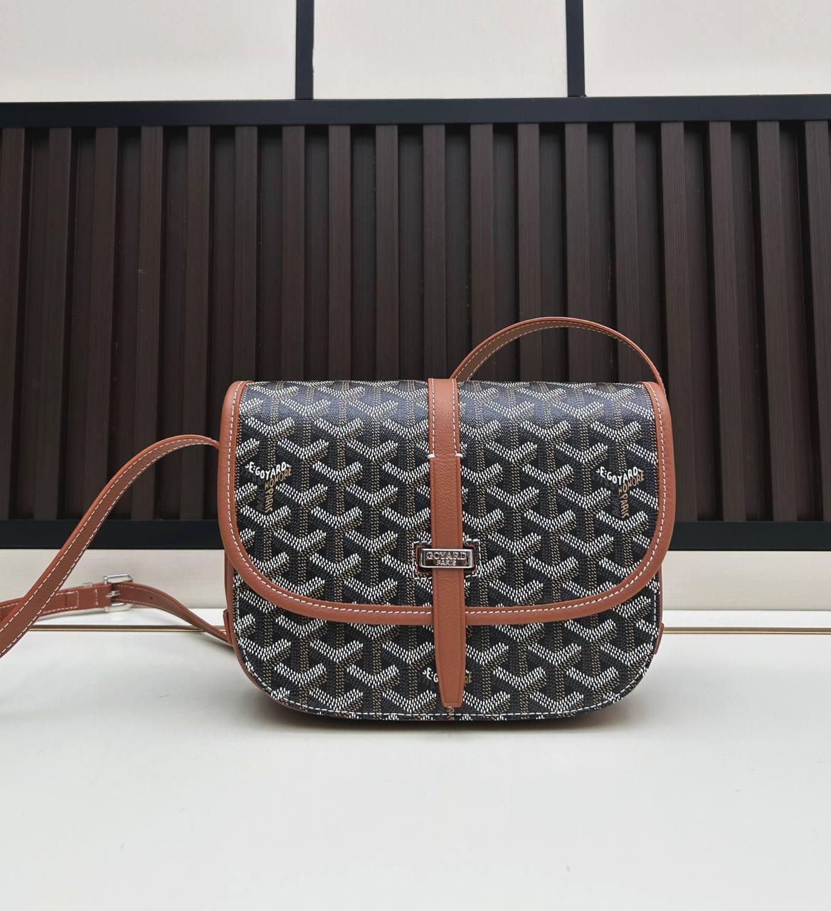 GOYARD 

SLING BAG NEW CAME 
UNISEX HIGH QUALITY 

WITH BOX 
🎁🎁🎁

110 dhs💓

Zain39
♥️♥️♥️