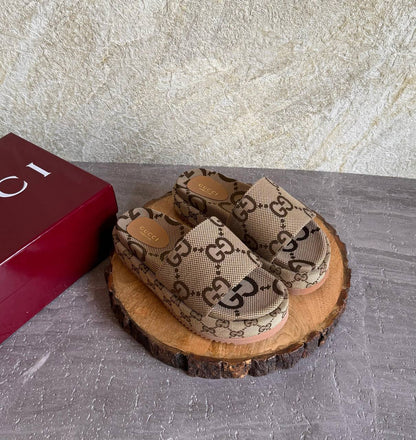 GUCCI 
SuperMaster Quality 💯
550 dhs🇦🇪🇦🇪 only big & high Heel
450 dhs🇦🇪🇦🇪 other 

Size: 36-41💥

Zain171
♥️♥️♥️
