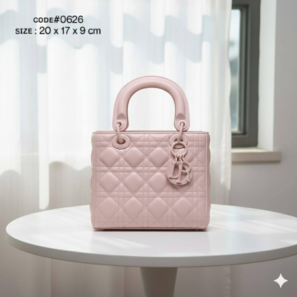 CHRISTIAN LADY DIOR
ᴍᴀᴛᴛᴇ ʟᴇᴀᴛʜᴇʀ ᴍᴀᴛᴇʀɪᴀʟ
ᴡɪᴛʜ ʟᴏɴɢ ʙᴇʟᴛ sᴛʀᴀᴘ
sɪᴢᴇ : 20 cm

70 dhs🪙🌨️

Zain31
♥️♥️♥️