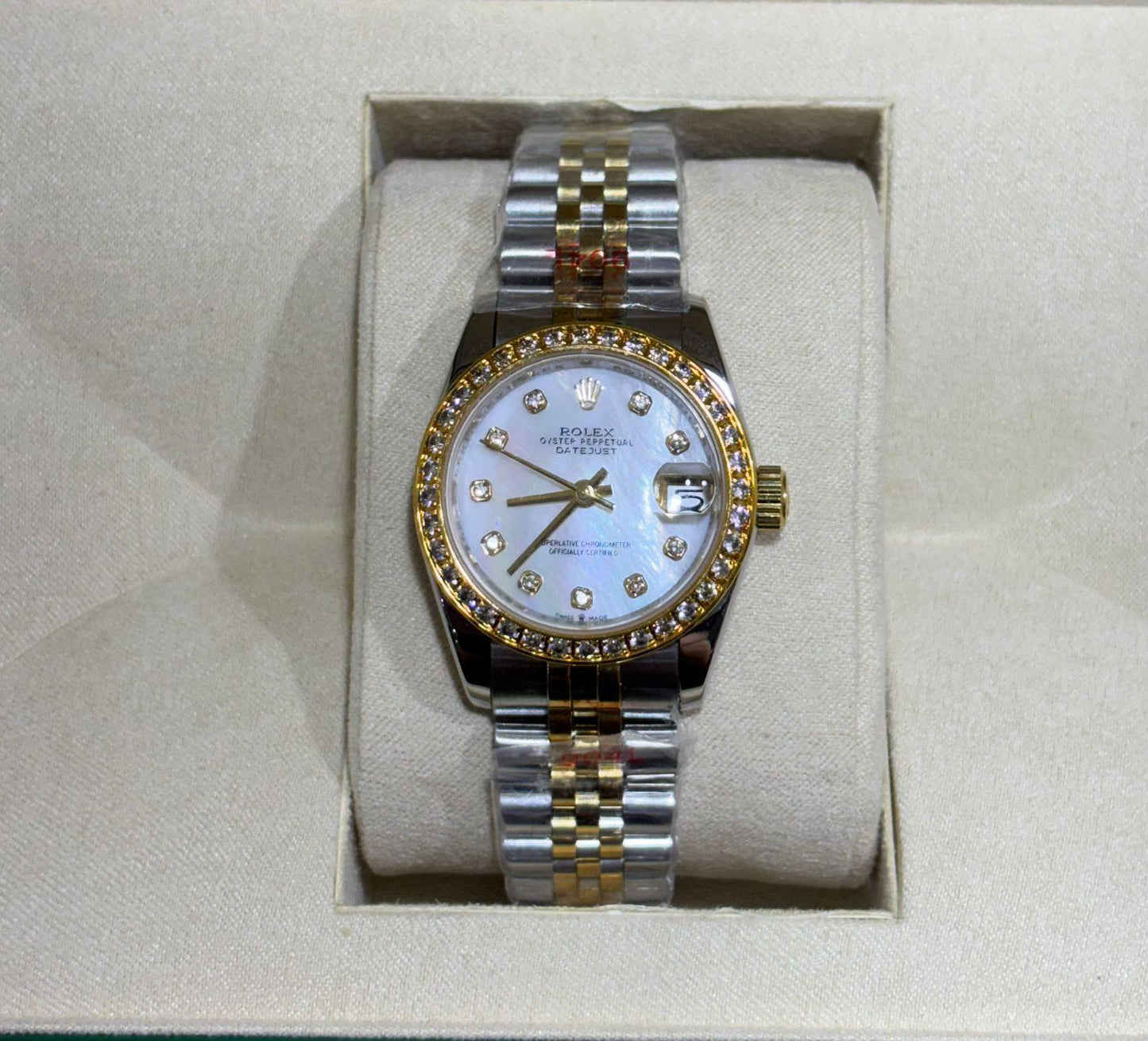 Rolex
Women ... ……31mm---🌹🌹🌹

240 dhs🗽

Zain108