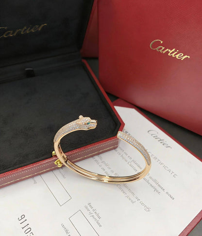 CARTIER BANGLE 
MASTER✨💫
75 dhs🇦🇪🇦🇪

 WITH BOX AND PAPER BAG🛍️🎁

Zain89
♥️♥️♥️