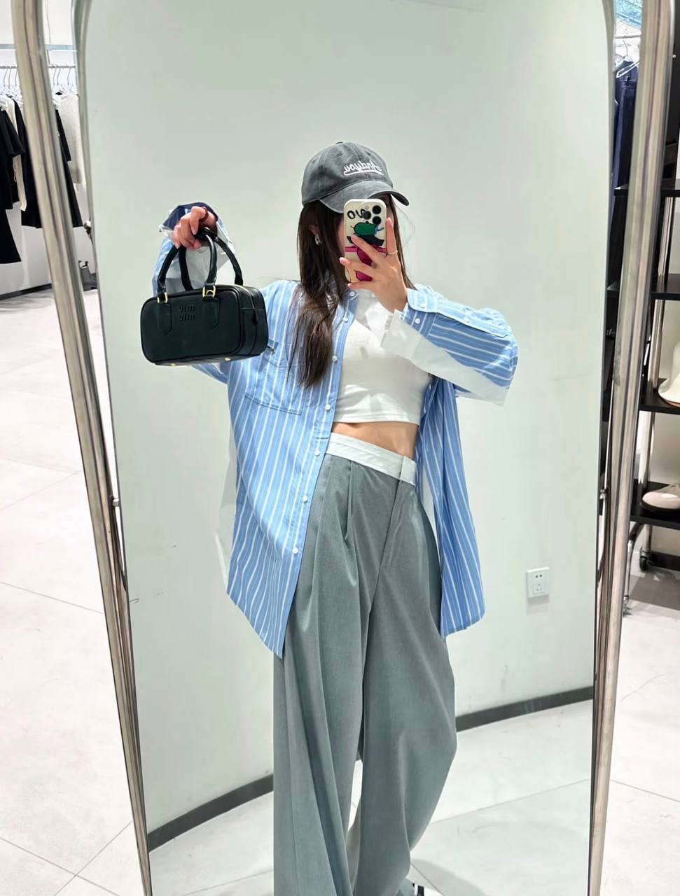 Miu Miu
100 dhs🇦🇪🇦🇪
good-quality with box

Zain35
♥️♥️♥️
