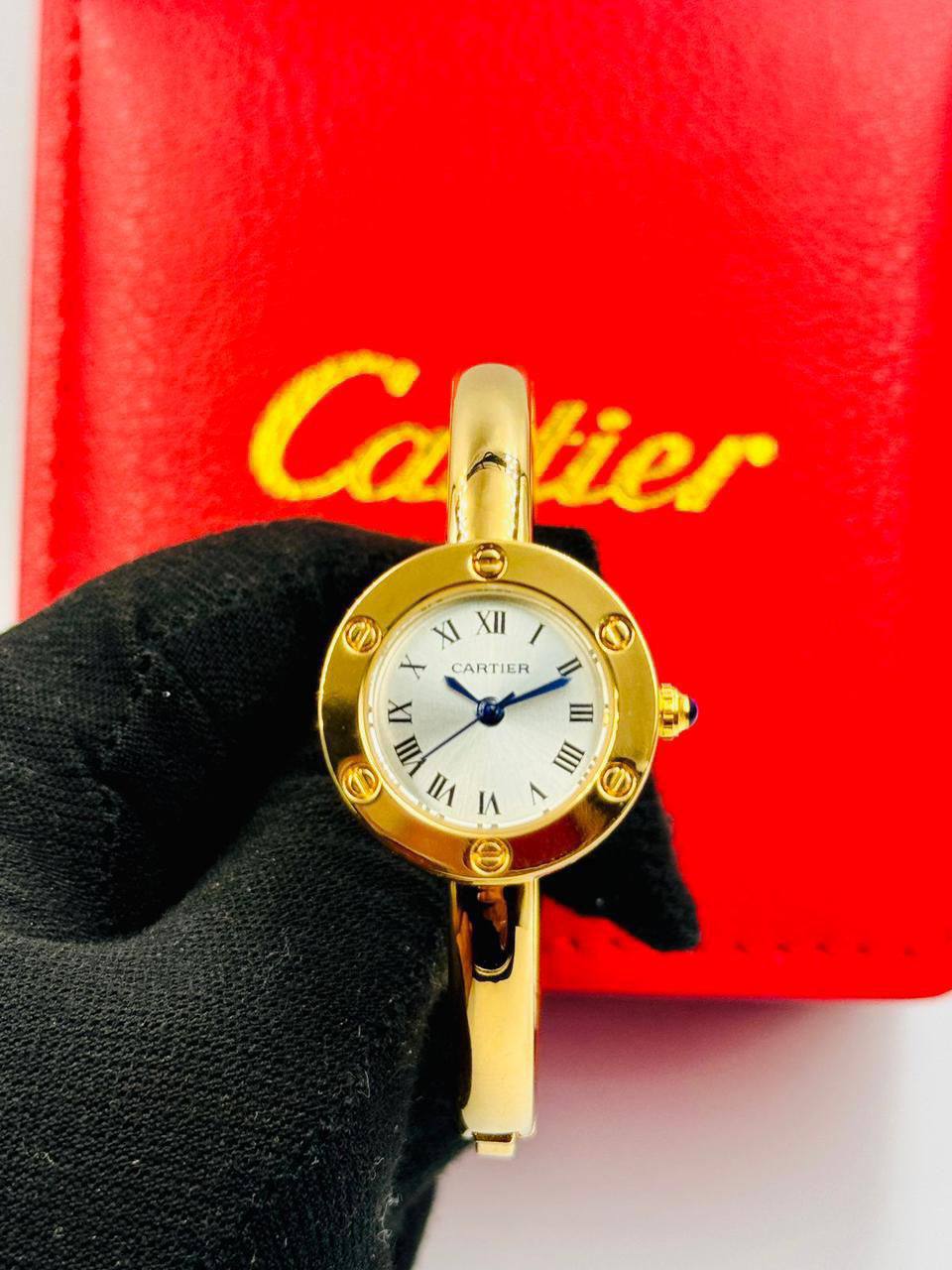 Gucci Ladies 
55 dhs✅

Zain08
♥️♥️♥️