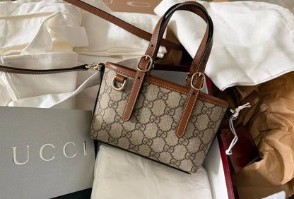 Gucci

Size：17/7/12

with box🎁

90 dhs✅

Zain07
♥️♥️♥️