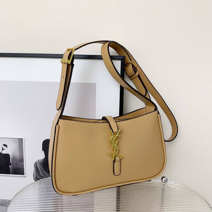 YSL
25*15*6 cm
70 dhs💓

Zain17
♥️♥️♥️