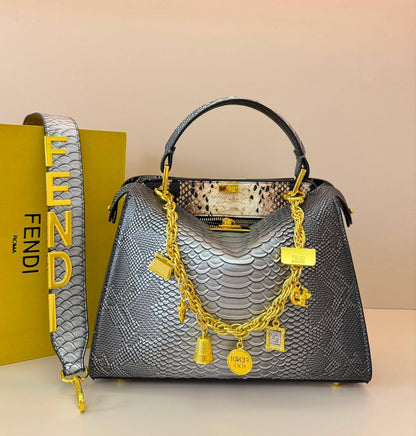 FENDI 
COPY ONE 
190 dhs🇦🇪🇦🇪

Zain295
♥️♥️♥️