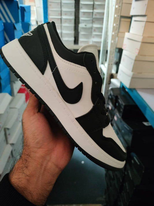 Nike
Size 36 to 45
60 dhs🪙🌨️

Zain05
♥️♥️♥️