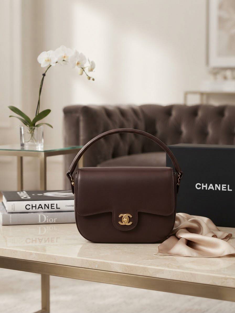 Chanel ᴍɪɴɪ ғʟᴀᴘ ʙᴀɢ
ɢᴏʟᴅʜᴀʀᴅᴡᴀʀᴇ ᴄʀᴏssʙᴏᴅʏ ʙᴀɢ
ᴡɪᴛʜ ʙᴏx
ʟᴇᴀᴛʜᴇʀ
sɪᴢᴇ:20ᴄᴍ
110 dhs🇦🇪🇦🇪


Zain56
♥️♥️♥️