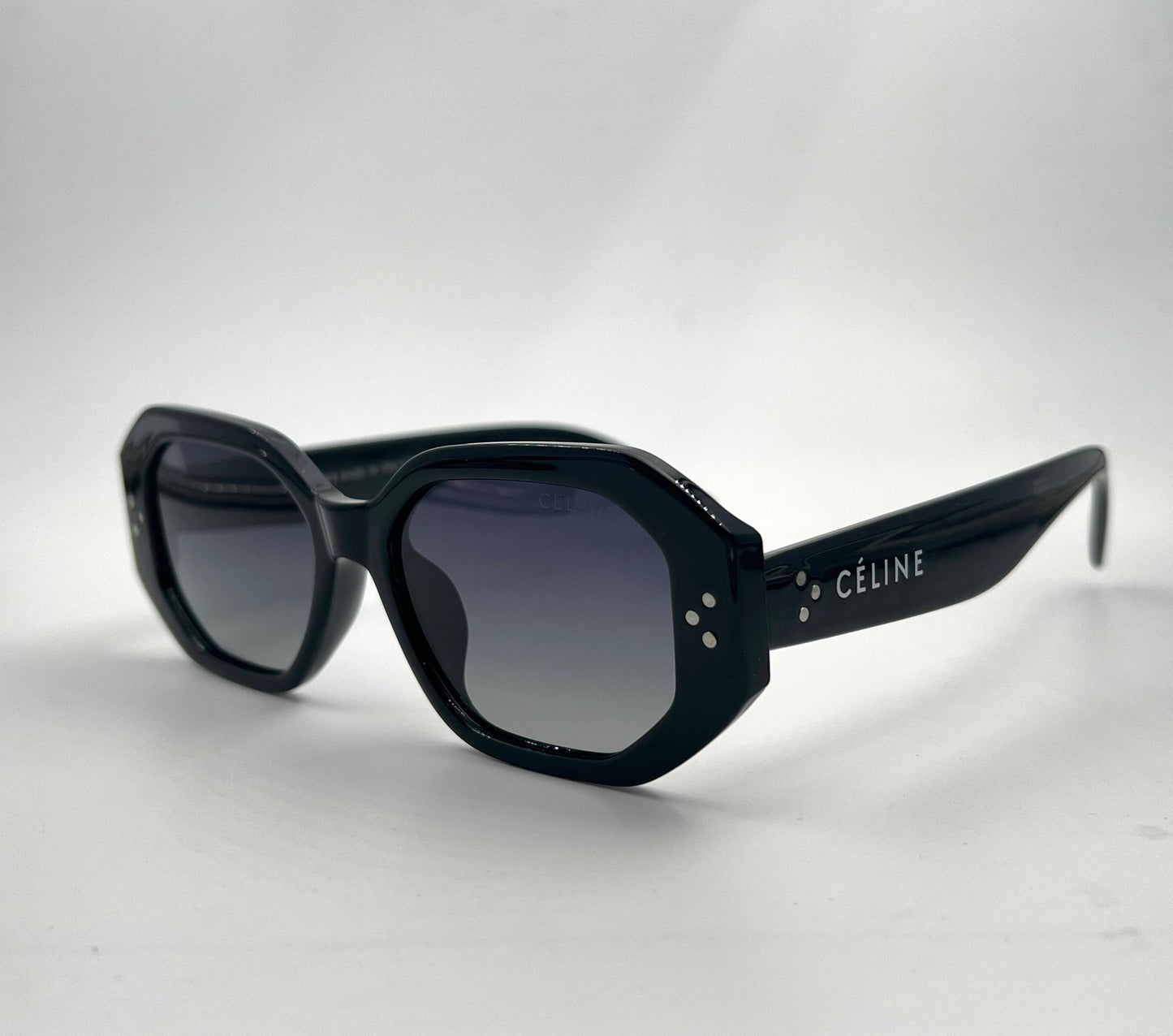 Celine💥
Sunglasses 🕶️ 
good quality 💯
With master box 🗃️ 
50 dhs❤️

Zain273
♥️♥️♥️