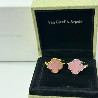 VCA ❤️‍🔥*
Ring 💍 size available 👇
6,7,8,9
Master quality 💯
With normal boxes 📦 
45 dhs🇦🇪
With master box 🗃️ 
55 dhs🇦🇪

Zain216
♥️♥️♥️