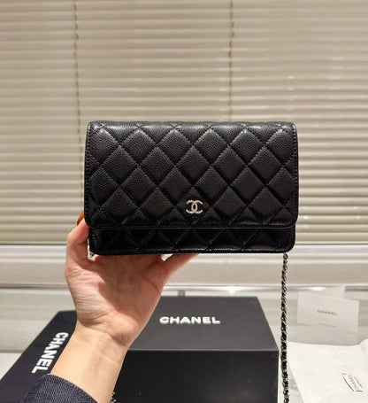 CHANEL 
COPY ONE 

WITH BOX 
🎁🎁🎁

190 dhs✅
leather 

Zain39
♥️♥️♥️
