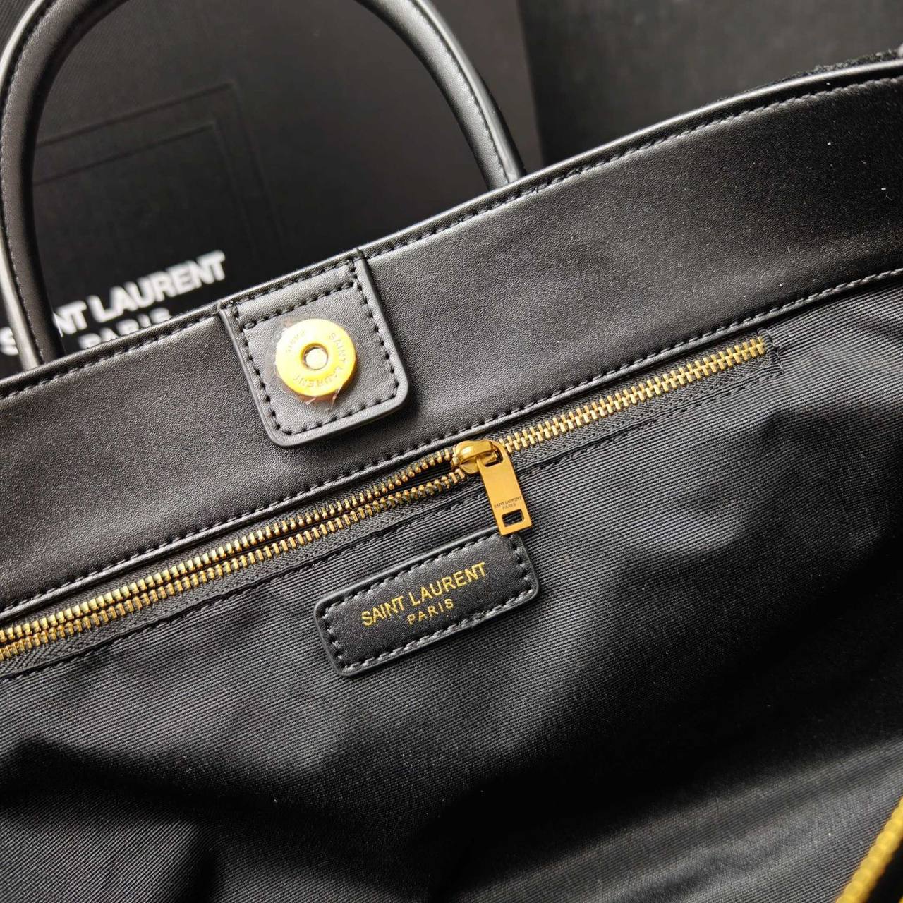 YSL
35 *22*12 cm
115 dhs✅

Zain17

اطلبوها من الوتس المثبت في الأعلى👆🏻👆🏻

تواصلو معنا 👈🏻 Zain 
For order WhatsApp pinned 👆🏻

♥️♥️♥️
