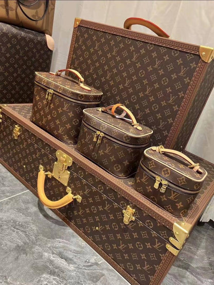 LV 3in1
230 dhs❣️
3in1 high quality 
With box 🎁🎁🎁
only set 

Zain26
♥️♥️♥️