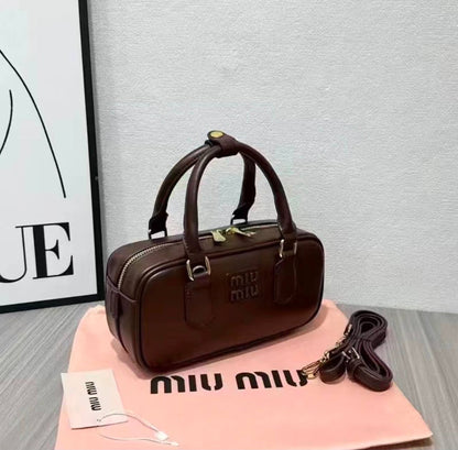 Miu Miu
100 dhs🇦🇪🇦🇪
good-quality with box

Zain35
♥️♥️♥️