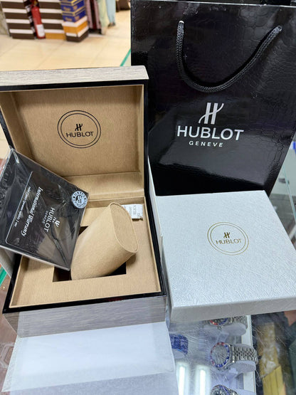 Original box

50 dhs🇦🇪🇦🇪

Zain85
♥️♥️♥️