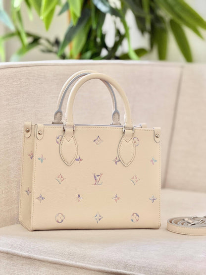 NEW COLLECTION
BRAND- LOUIS VUITTON 
SUPER MASTER QUALITY 
BOX WITH PAPER BAG

For Price 👇 WhatsApp✅
0568585901 
0507557372
0552275751 Owner Zain 👌

Zain267
♥️♥️♥️