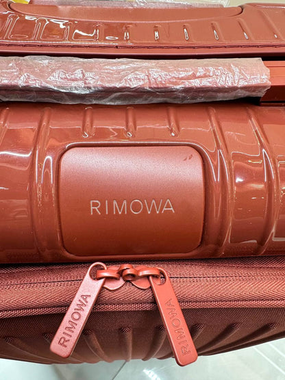 Available ❤️
brand new Rimowa Cabin Suitcase featuring a protective cover and spinner wheels❣️
For Price 👇 WhatsApp✅
0568585901 
0507557372
0552275751 Owner Zain 👌

Zain71
♥️♥️♥️