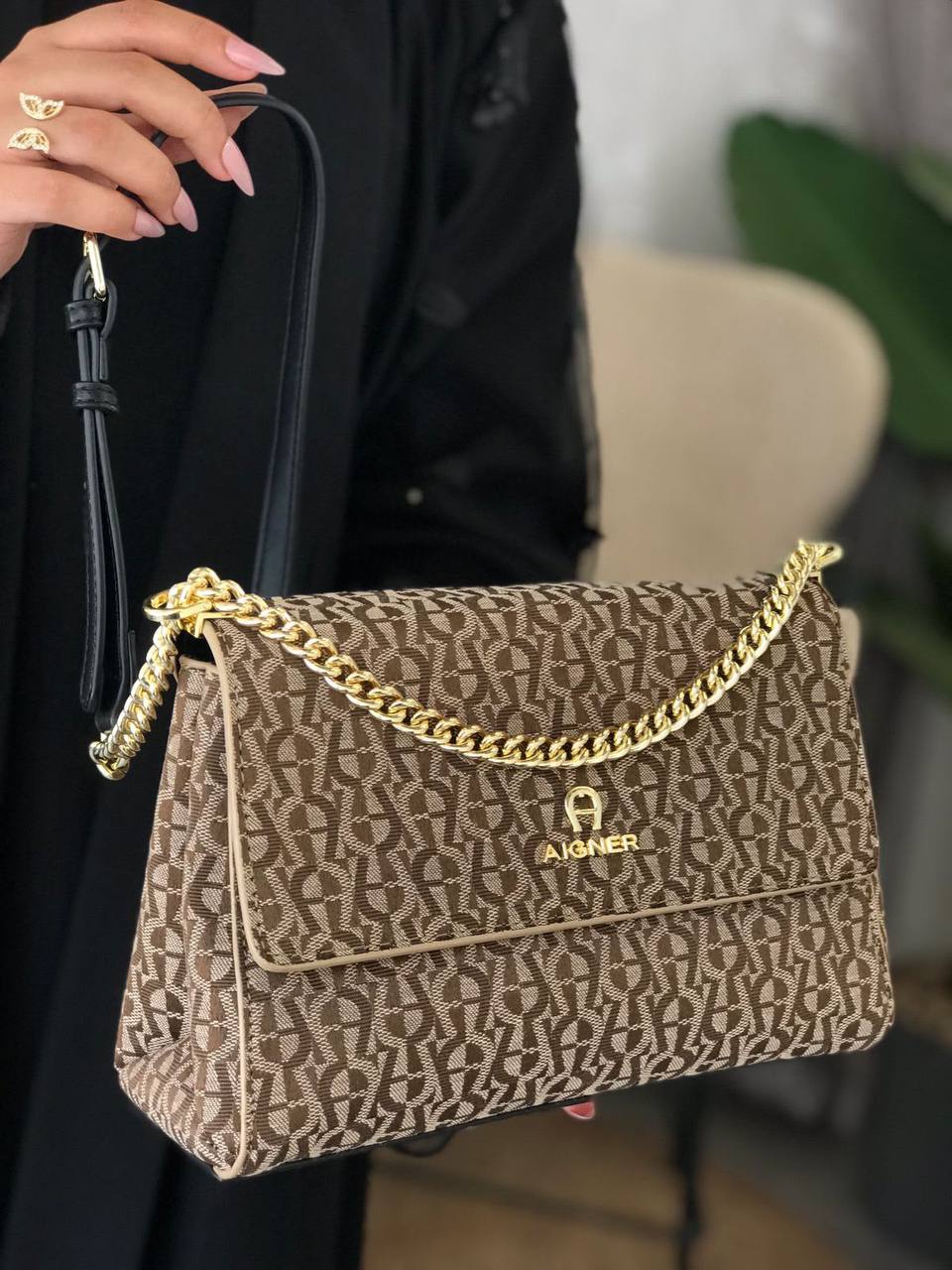 Aigner 
110 dhs✅

Zain299
♥️♥️♥️