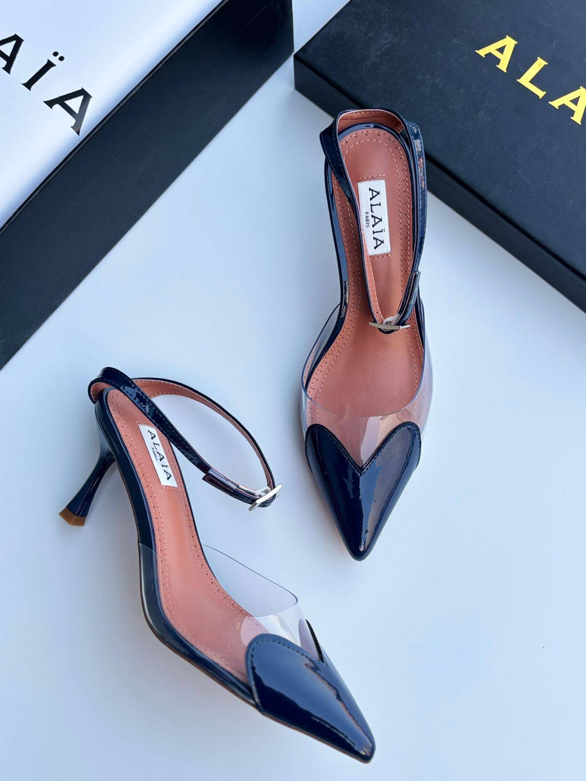 Alaia 
110 dhs💓
Size 36-42

Zain55
♥️♥️♥️